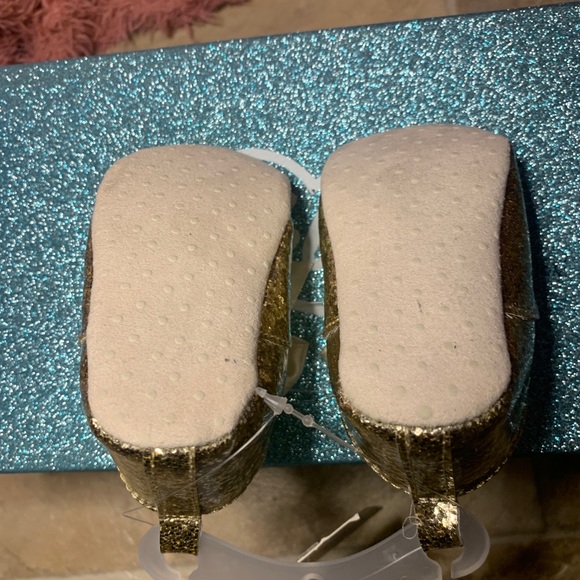 Baby girl shoe - Picture 3 of 3